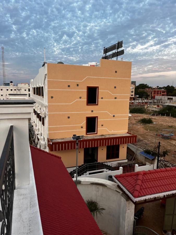 Sri Balaji Lodging Hotel Tiruchchendūr Exterior foto