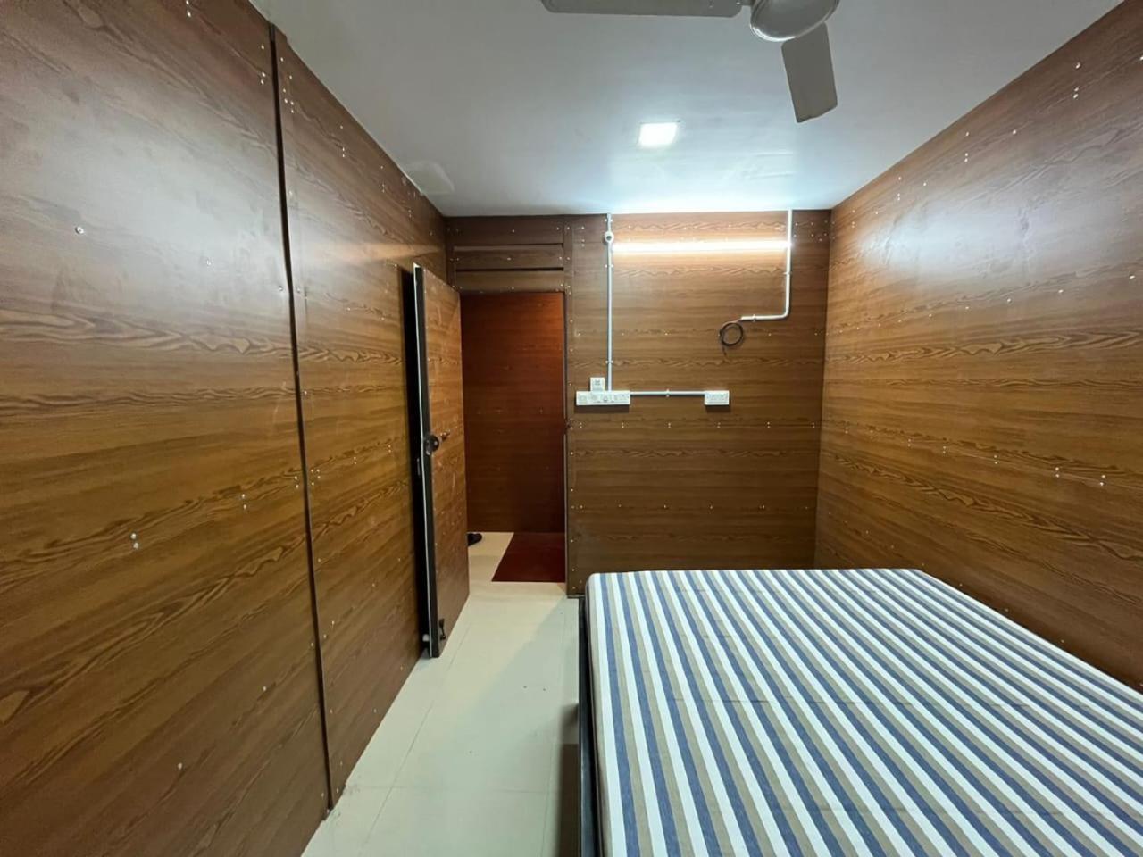 Sri Balaji Lodging Hotel Tiruchchendūr Exterior foto